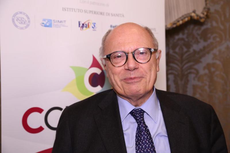 Galli: “Quarantena va riconsiderata. Inserire test rapidi antigenici” Galli: “Quarantena va riconsiderata. Inserire test rapidi antigenici”