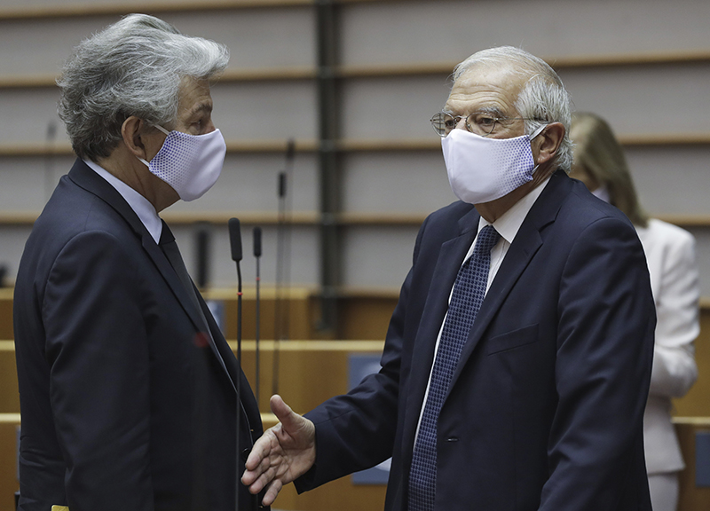 Ue, von der Leyen: “Lavoro con Conte per vertice mondiale Sanità in Italia” Ue, von der Leyen: “Lavoro con Conte per vertice mondiale Sanità in Italia”