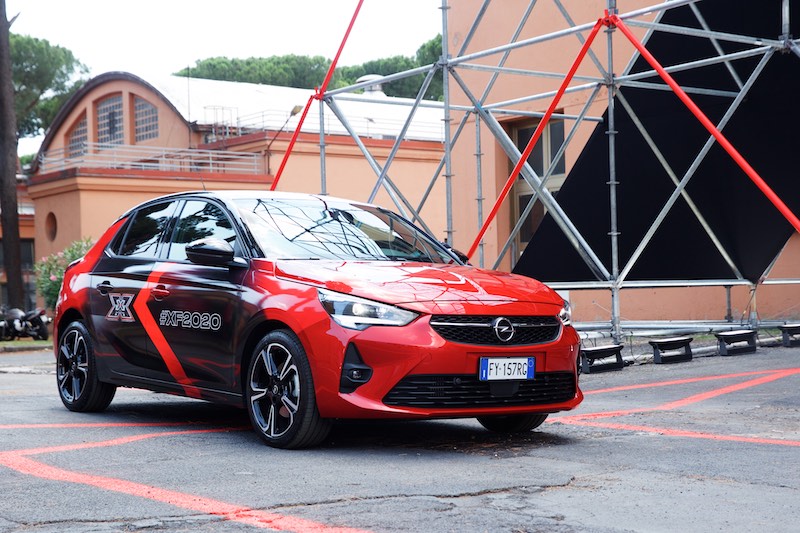 Opel Corsa-e auto ufficiale di X Factor 2020 Opel Corsa-e auto ufficiale di X Factor 2020