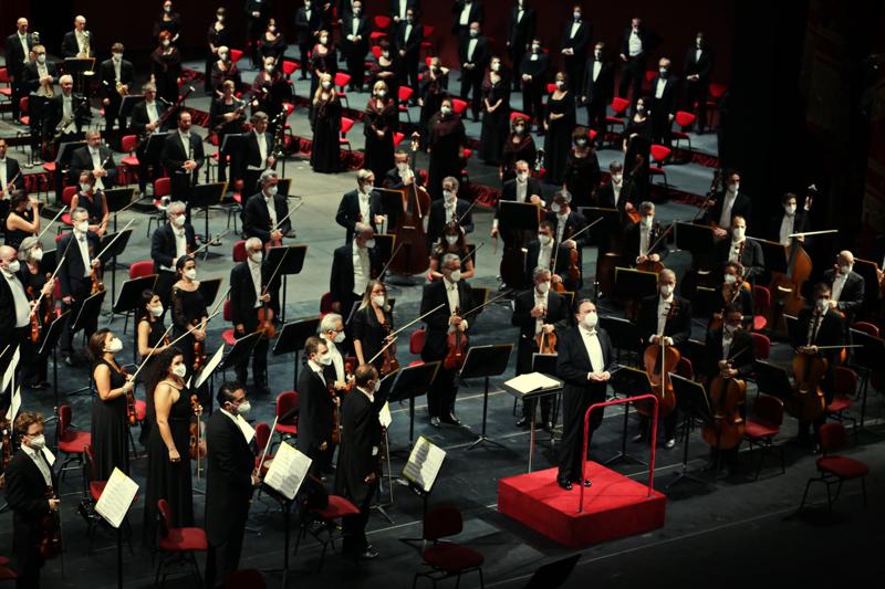 Teatro alla Scala: la Nona di Beethoven alla presenza di Mattarella Teatro alla Scala: la Nona di Beethoven alla presenza di Mattarella
