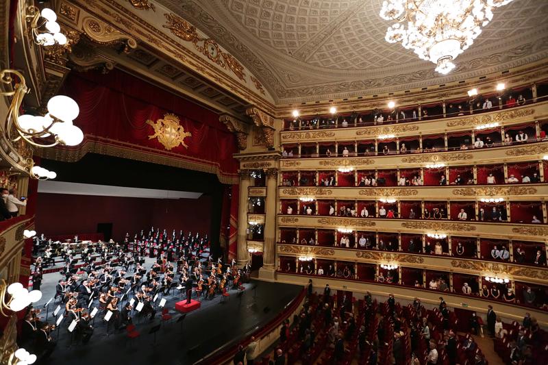 Teatro alla Scala: la Nona di Beethoven alla presenza di Mattarella Teatro alla Scala: la Nona di Beethoven alla presenza di Mattarella