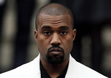 Kanye West contro l’industria della musica, il rapper urina sul Grammy