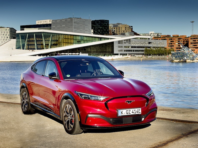 Ford Mustang Mach-E, il SUV elettrico nato per i clienti europei