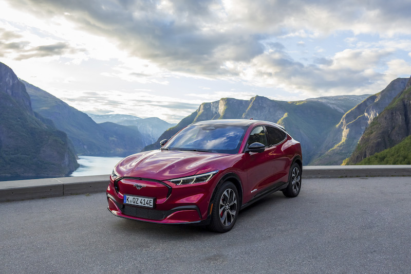 Ford Mustang Mach-E, il SUV elettrico nato per i clienti europei