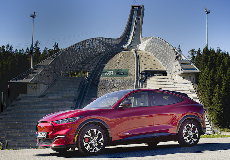 Ford Mustang Mach-E, il SUV elettrico nato per i clienti europei