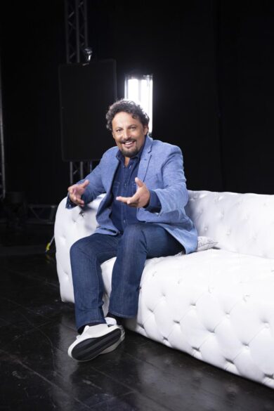 Enrico Brignano show su Rai 2 con Un’ora sola vi vorrei. Anticipazioni