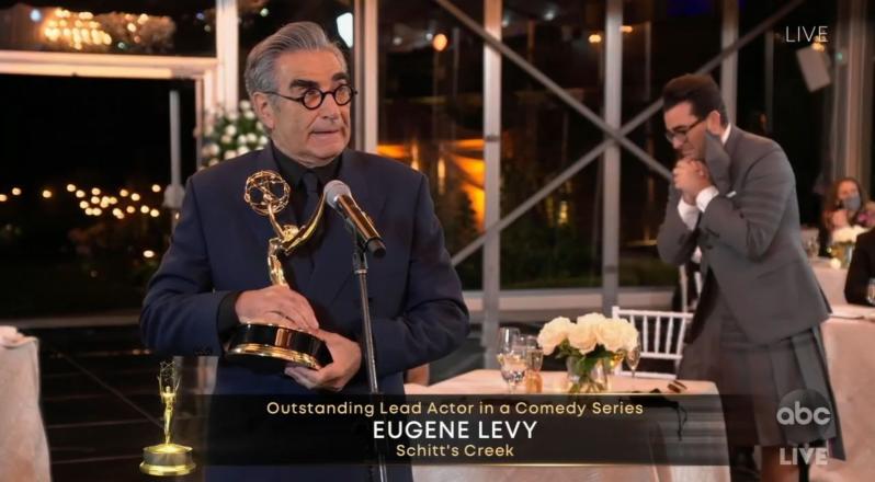 Emmy (online): premi a ‘Succession’ e ‘Watchmen’, sbanca ‘Schitt’s Creek’ Emmy (online): premi a ‘Succession’ e ‘Watchmen’, sbanca ‘Schitt’s Creek’