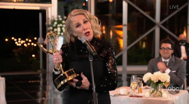 Emmy (online): premi a ‘Succession’ e ‘Watchmen’, sbanca ‘Schitt’s Creek’ Emmy (online): premi a ‘Succession’ e ‘Watchmen’, sbanca ‘Schitt’s Creek’