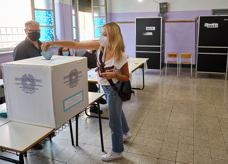 Referendum Roma: votanti al minimo storico. Urne disertate in provincia
