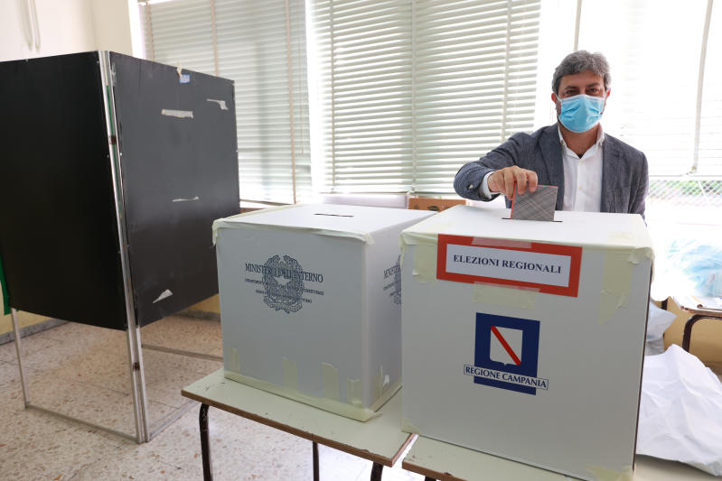 Referendum, 5 Stelle: procedimento disciplinare contro chi ha sostenuto il no Referendum, 5 Stelle: procedimento disciplinare contro chi ha sostenuto il no