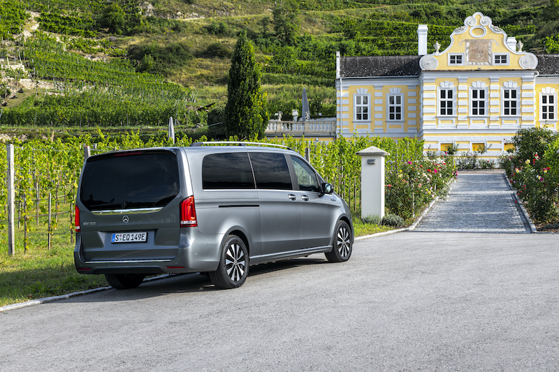 Si chiama EQV la prima monovolume premium di Mercedes