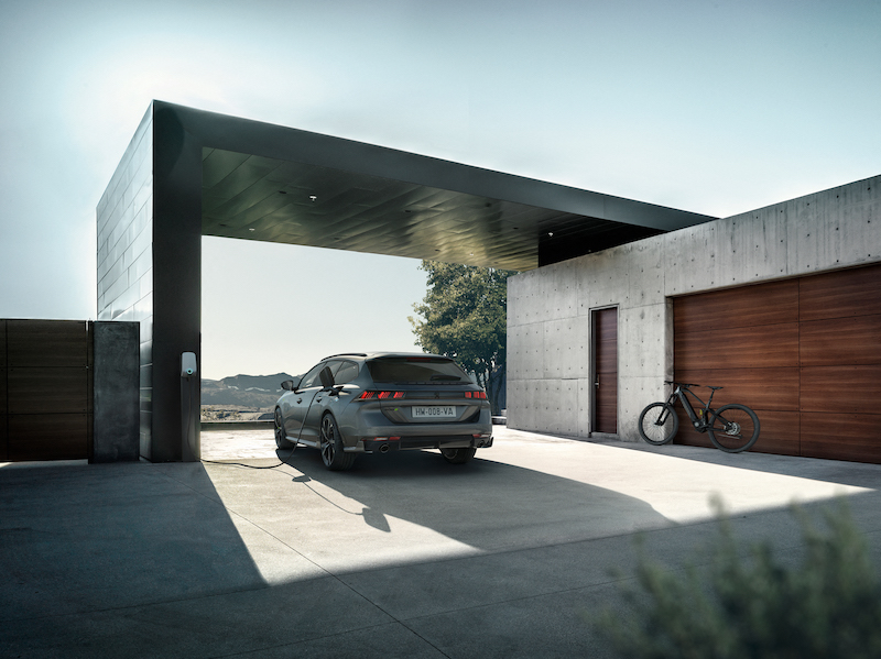 Peugeot presenta la 508 Sport Engineered ibrida plug-in da 360 CV