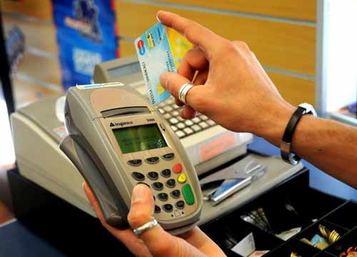 Cashback, Conte vedrà gli acquirer: verso zero commissioni sotto 5 euro Cashback, Conte vedrà gli acquirer: verso zero commissioni sotto 5 euro