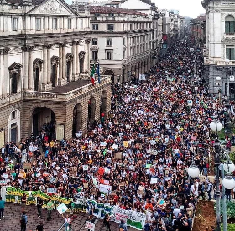 Fridays for Future in piazza per il Global Day of Climate Action Fridays for Future in piazza per il Global Day of Climate Action