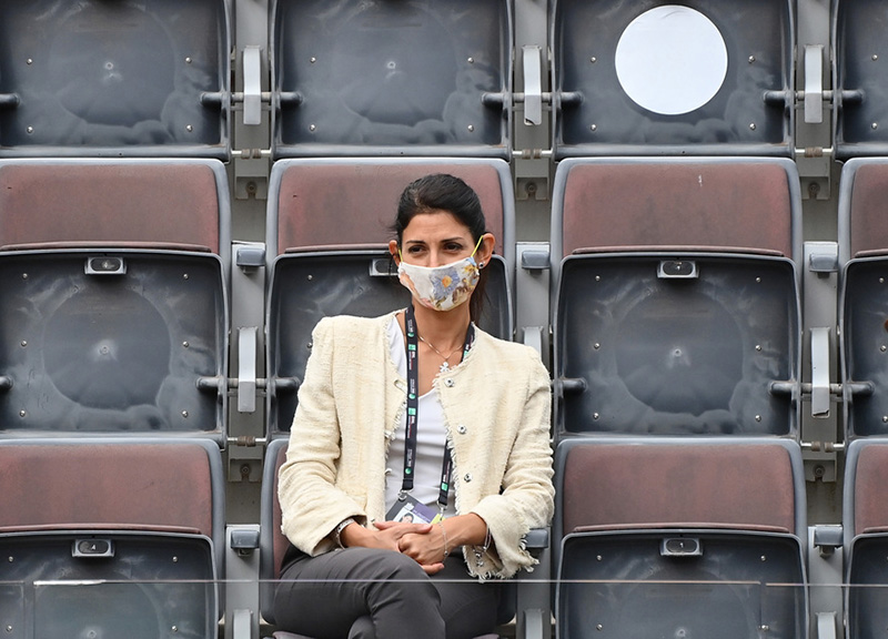 Effetto Raggi bis sull’M5S: a Roma è spaccato, in provincia come Forza Italia