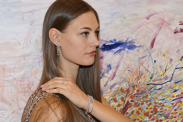De Wan presenta il foulard Mythos De Wan presenta il foulard Mythos