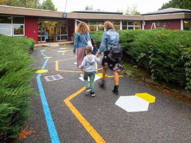 Covid, ora si chiede ai genitori di diventare anche pediatri…