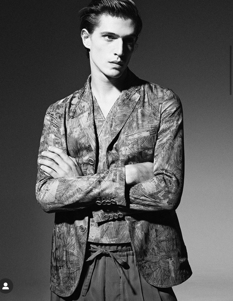 Chiude una Fashion Week surreale: bene Valentino, Scervino, Armani Chiude una Fashion Week surreale: bene Valentino, Scervino, Armani