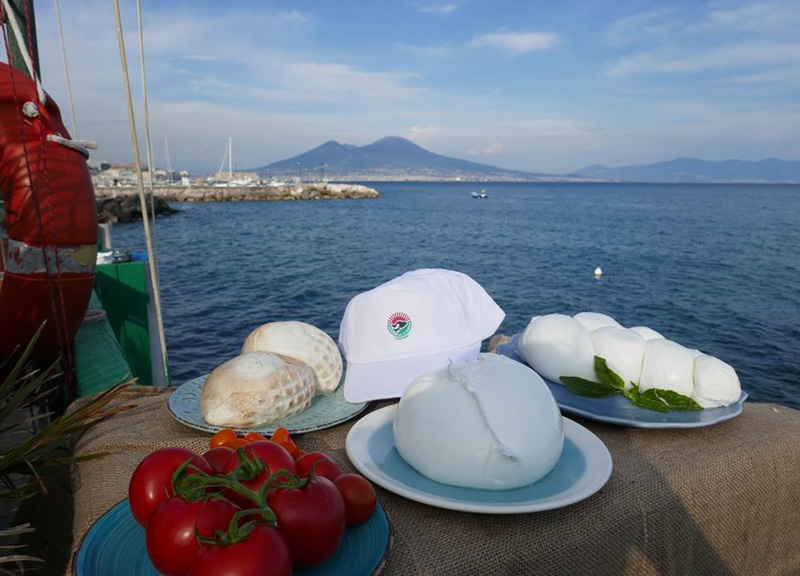 La mozzarella dop a Casa Surace, lo spot sull’oro bianco è tutto da vedere La mozzarella dop a Casa Surace, lo spot sull’oro bianco è tutto da vedere
