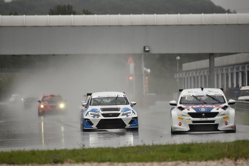 La 308 di Arduini-Bodega centra il podio sotto il diluvio di Magione La 308 di Arduini-Bodega centra il podio sotto il diluvio di Magione