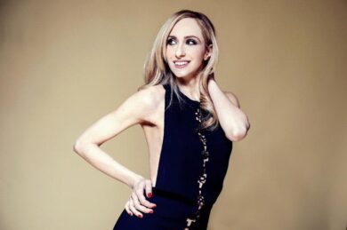 Valentina Gullace in concerto a Roma: atmosfere da Woody Allen e burlesque