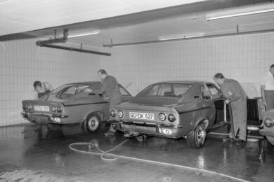 Opel Manta festeggia al Timmendorfer Strand il 50 compleanno