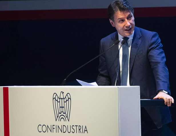 Confindustria, Conte-Patuanelli a Bonomi:insieme per la sfida della ripartenza Confindustria, Conte-Patuanelli a Bonomi:insieme per la sfida della ripartenza