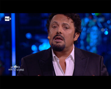 Brignano, ironia su INPS e coming out Gabriel Garko