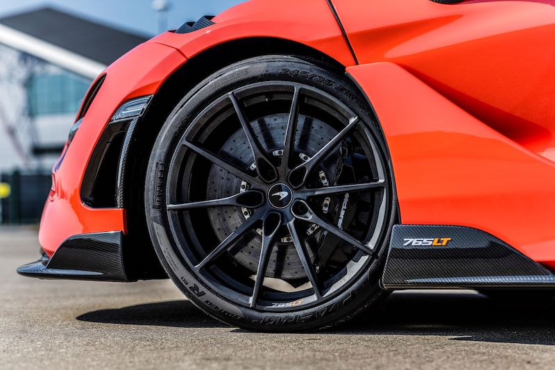 Pirelli: P Zero Trofeo R per la nuova Supercar Mclaren