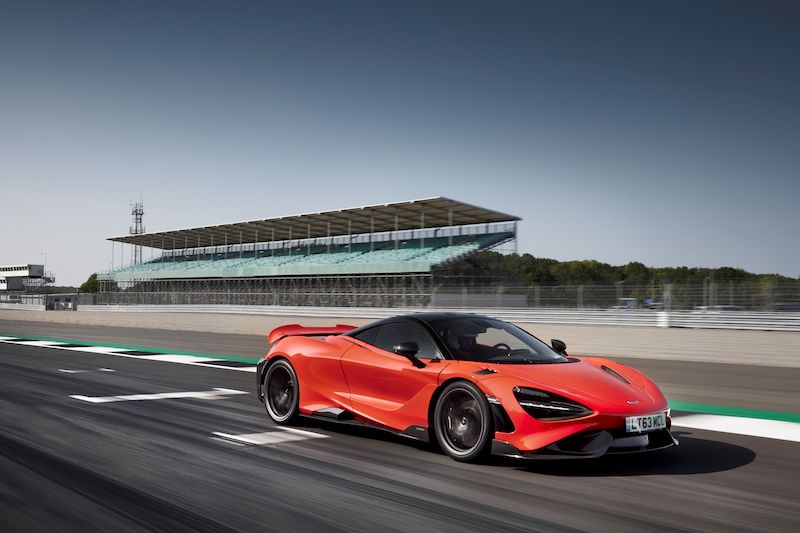 Pirelli: P Zero Trofeo R per la nuova Supercar Mclaren