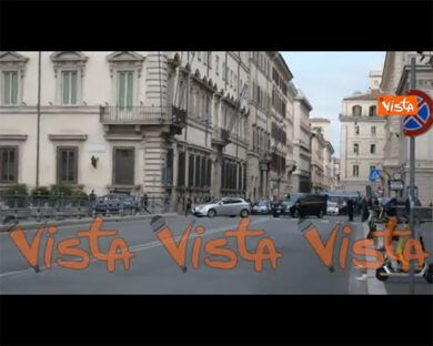 Pompeo arriva a Palazzo Chigi per incontro con Conte: corteo di auto