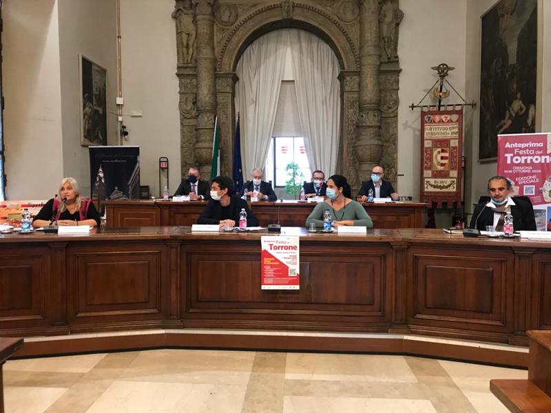 Cremona si prepara alla Festa del Torrone Cremona si prepara alla Festa del Torrone