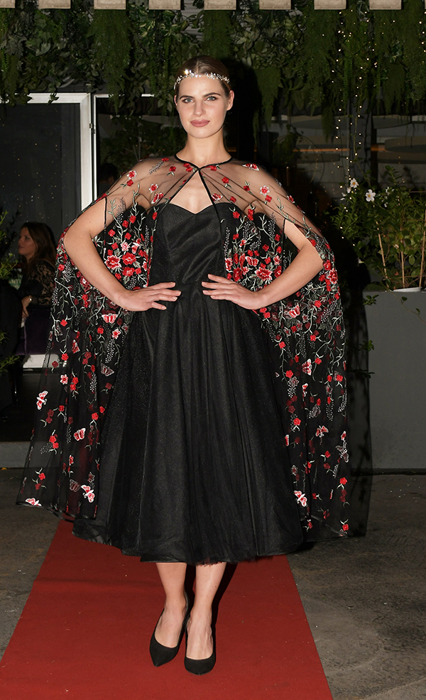 Daniela De Souza il glamour di alta sartoria a Milano Daniela De Souza il glamour di alta sartoria a Milano