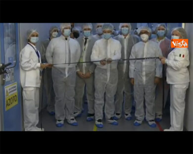 Speranza alla Sanofi per avvio produzione vaccino, presto 300 milioni di dosi