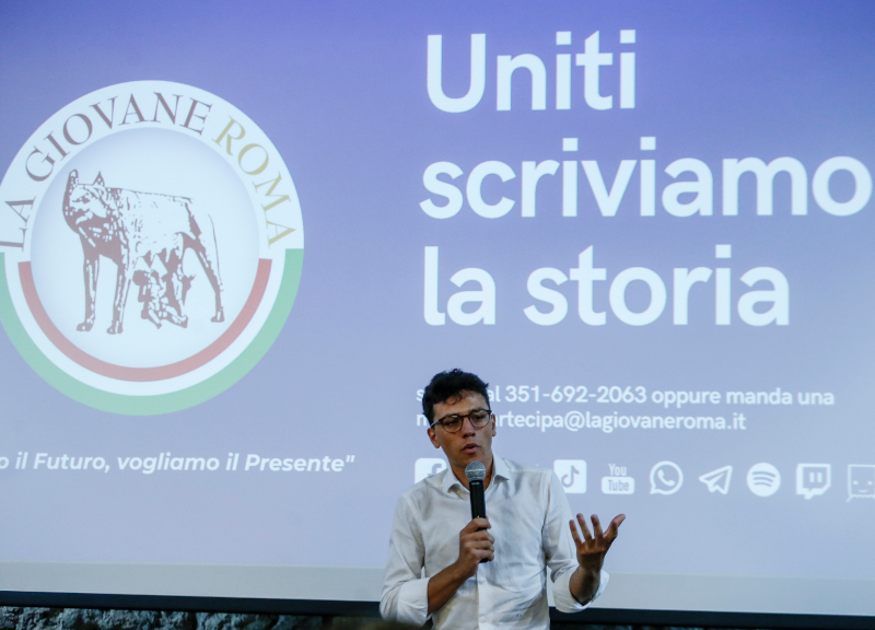 Comunali Roma, Lobuono sfida la Raggi: “Basta col passato, tocca ai giovani”