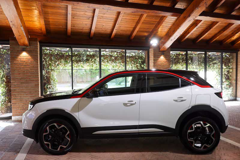 Nuova Opel Mokka, un passo nel futuro a partire dall’abitacolo