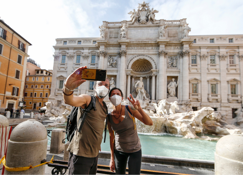 Turismo Roma, la Raggi se lo dimentica: zero investimenti e scommessa persa Turismo Roma, la Raggi se lo dimentica: zero investimenti e scommessa persa