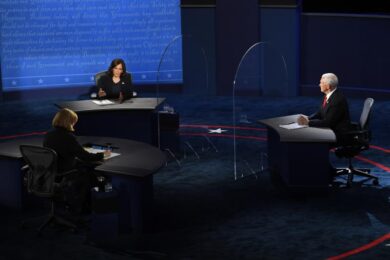 Usa, la pantera Kamala Harris graffia  un ieratico Mike Pence