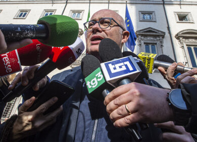 Parlamentari in quarantena? Un problema. D’Incà: “Così rischiamo la paralisi”