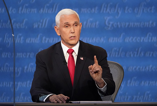 Usa, la pantera Kamala Harris graffia un ieratico Mike Pence Usa, la pantera Kamala Harris graffia un ieratico Mike Pence