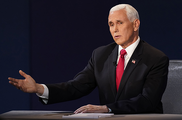 Usa, la pantera Kamala Harris graffia un ieratico Mike Pence Usa, la pantera Kamala Harris graffia un ieratico Mike Pence
