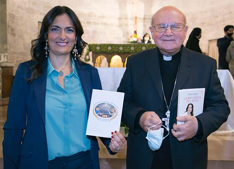 Libri e premi, la Leccese esce con “Ricchezza del bene”. Omaggio ad Acutis