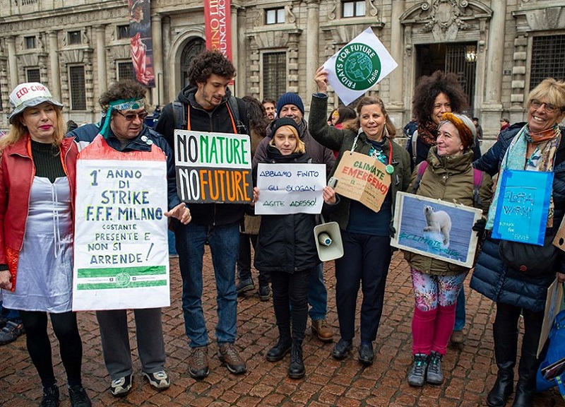 Fridays for future, i giovani tornano in piazza e chiedono risposte sul clima Fridays for future, i giovani tornano in piazza e chiedono risposte sul clima