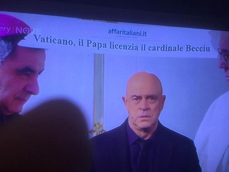 Maurizio Crozza legge Affaritaliani.it: in tv gli articoli sul caso Becciu