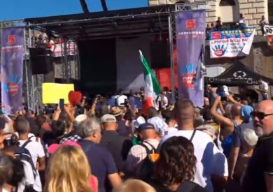 Sovranisti monetari e “no mask”. Tensione in piazza a Roma. Video