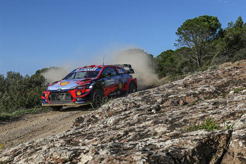 Sordo su Hyundai si aggiudica il Rally Italia Sardegna Sordo su Hyundai si aggiudica il Rally Italia Sardegna