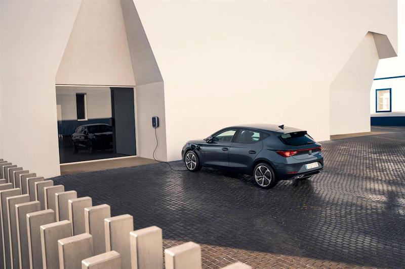 SEAT presenta la  Leon ibrida plug-in
