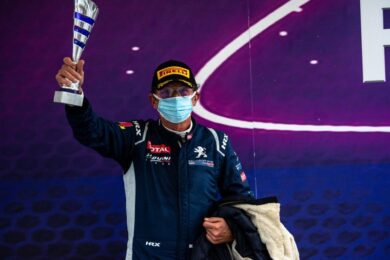 Arduini e Bodega su Peugeot 308TCR a  podio sotto il  diluvio di Varano