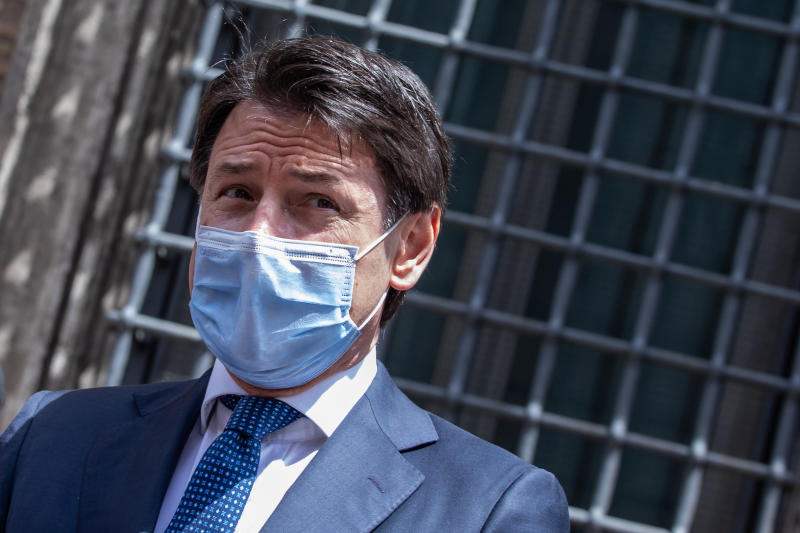 Nuovo Dpcm, feste massimo in 6 e stop a gite: altra stretta del governo. LEGGI Nuovo Dpcm, feste massimo in 6 e stop a gite: altra stretta del governo. LEGGI
