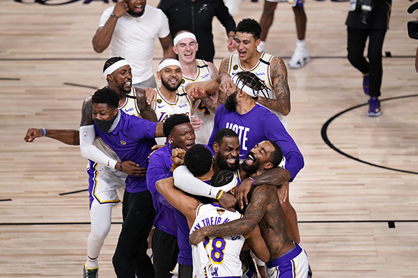 Lakers campioni Nba, LeBron miglior giocatore. Titolo nel nome di Kobe Bryant